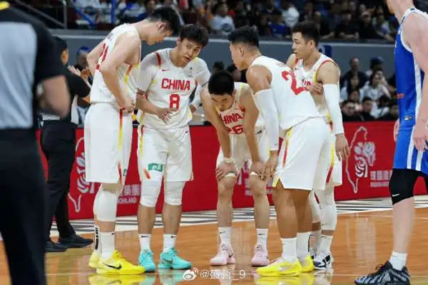 星空体育-别被胜利骗了！中日男篮下一次碰面，才见真章|日本|八村塁|胡金秋|B联赛|赵睿_新浪体育_新浪新闻