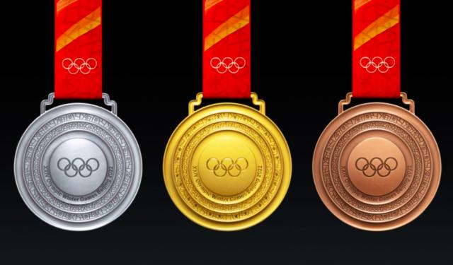北京冬奥会和冬残奥会奖牌发布 五环“同心”显底蕴